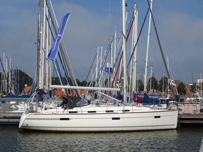 yachting company muiderzand bv